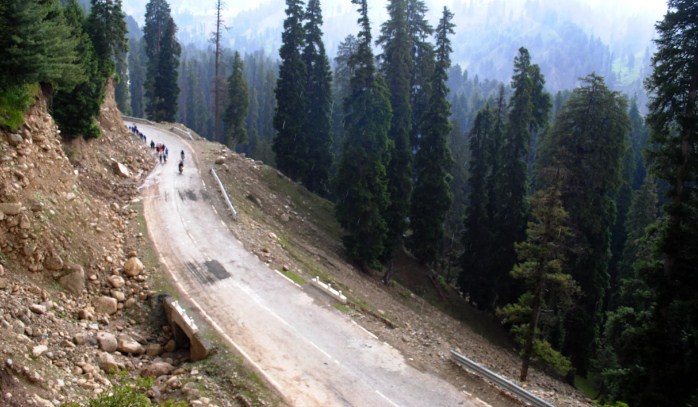 Mughal road shut after landslide in J&K's Poonch