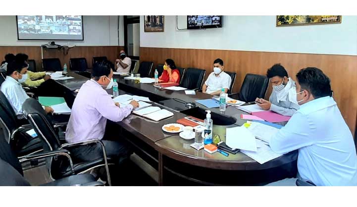 Div Com Jammu holds Revenue review meeting with all 10 districts