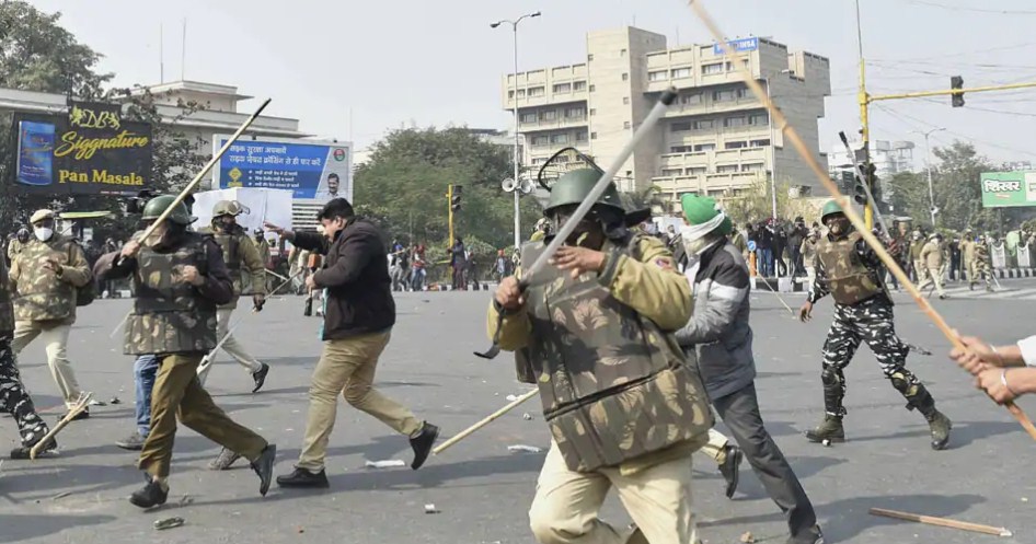 PIL filed in SC seeking judicial probe into violence during farmers' tractor rally in Delhi