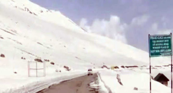Traffic disrupted on Kashmir highway for several hours, Mughal road still shut