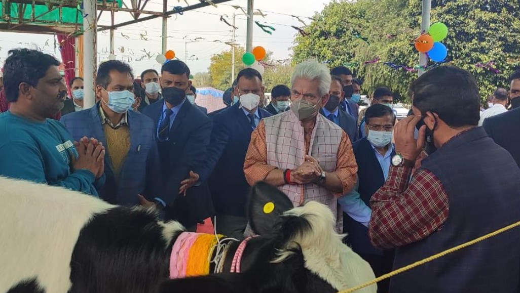 500 enterprising farmers will be guided to harness potential of organic produce: J&K LG