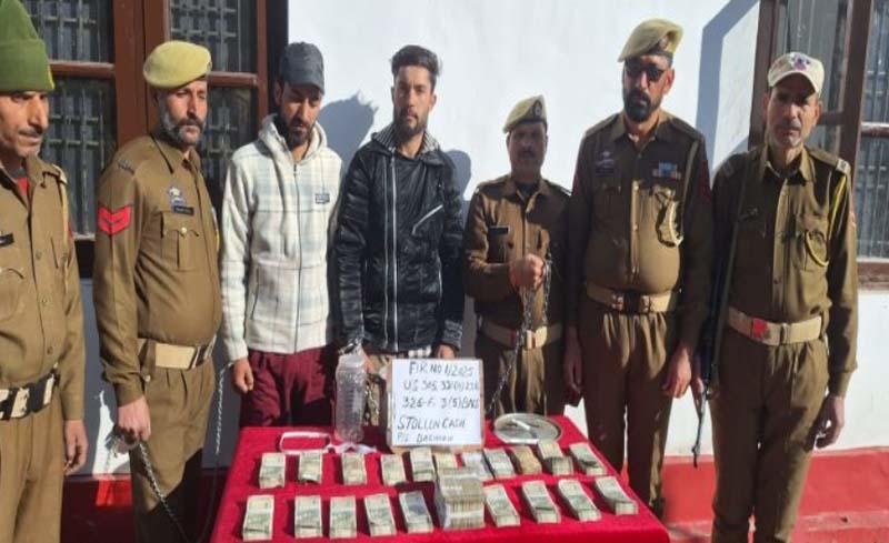 Two arrested for robbing Rs 19.51 lakh from J&K bank