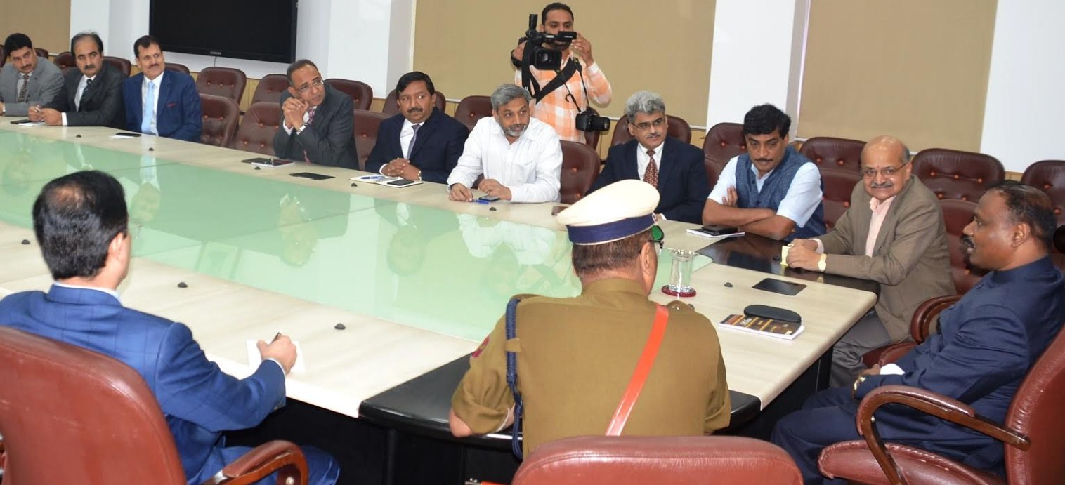 Lt. Governor accorded ceremonial reception on his arrival at Civil Secretariat, interacts with officers, visits PHQ