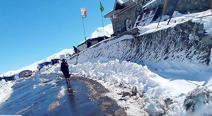 Mughal road closed for traffic amid inclement weather