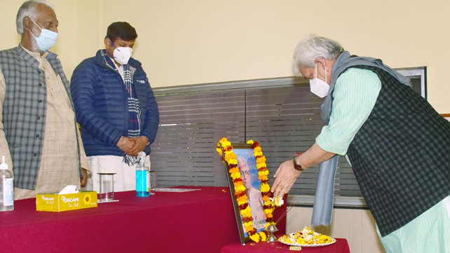 Lt Governor pays homage to former Defence Minister George Fernandes