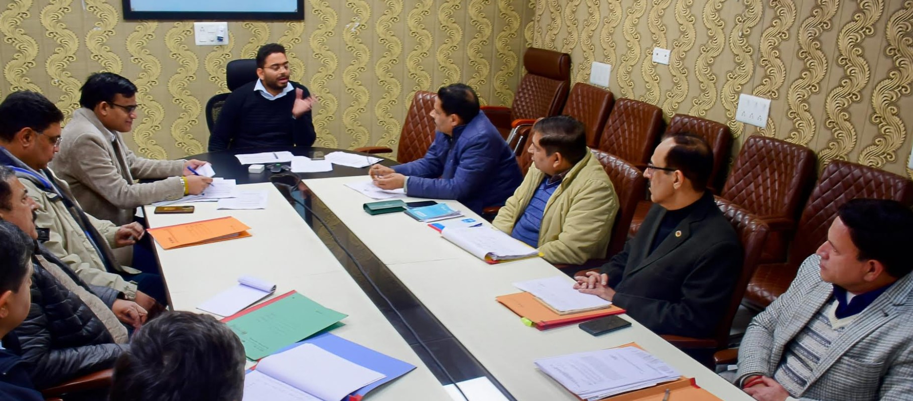 DC Jammu reviews progress of PDD works