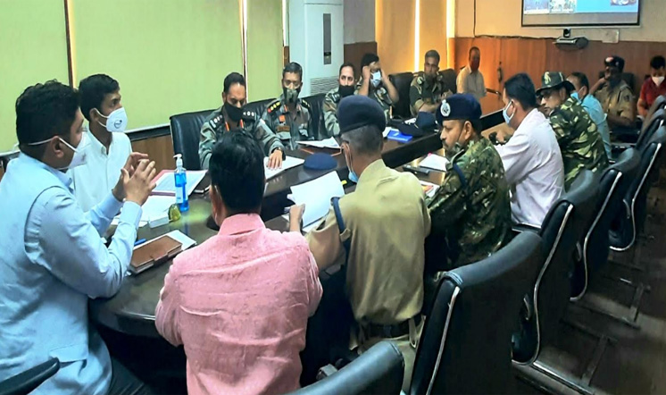 Div Com reviews status of land acquisition cases of Army, BSF, CRPF