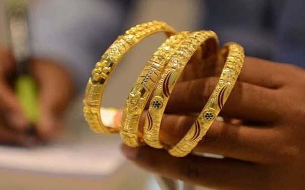 Gold tumbles Rs 1,150 to Rs 88,200 per 10 gm, silver plunges Rs 1,000 amid weak global cues