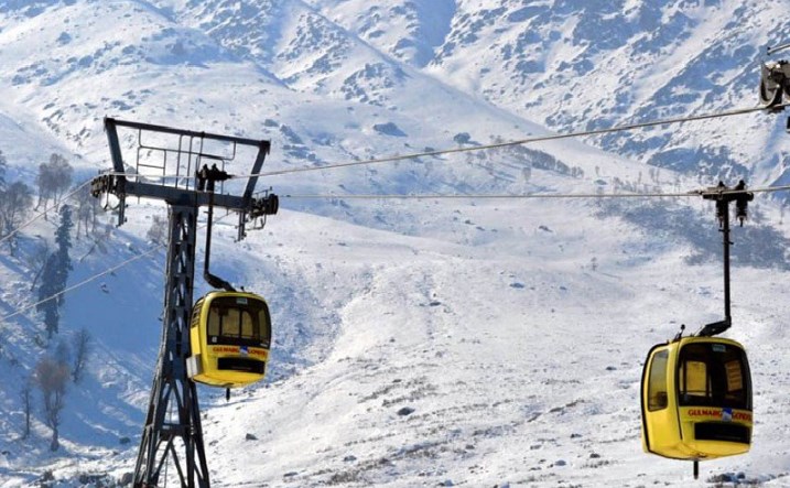 More than nine lakh tourists enjoy Gondola ride at Gulmarg this year