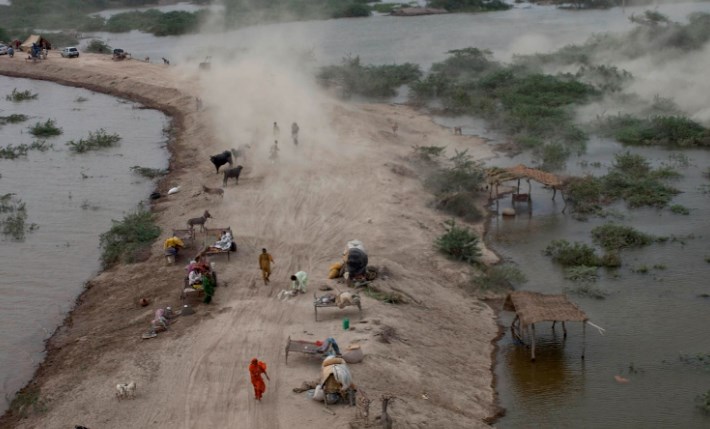 Pakistan facing risk of fresh floods, more deaths as toll crosses 1,500