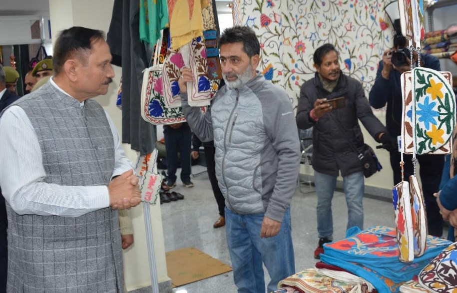 Advisor Bhatnagar inaugurates Marketing Exhibition-Cum-Mega Sale of unit holders of J&K SC,ST, BC Dev Corp
