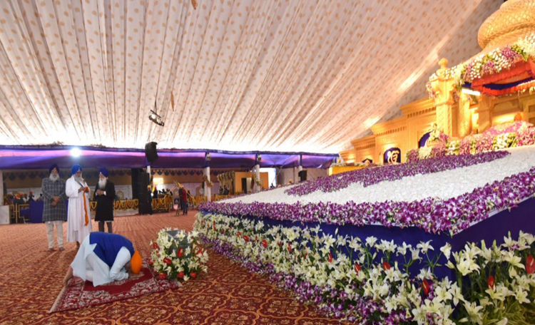 PM Modi pays homage to Guru Gobind Singh on his 'Parkash Purab'