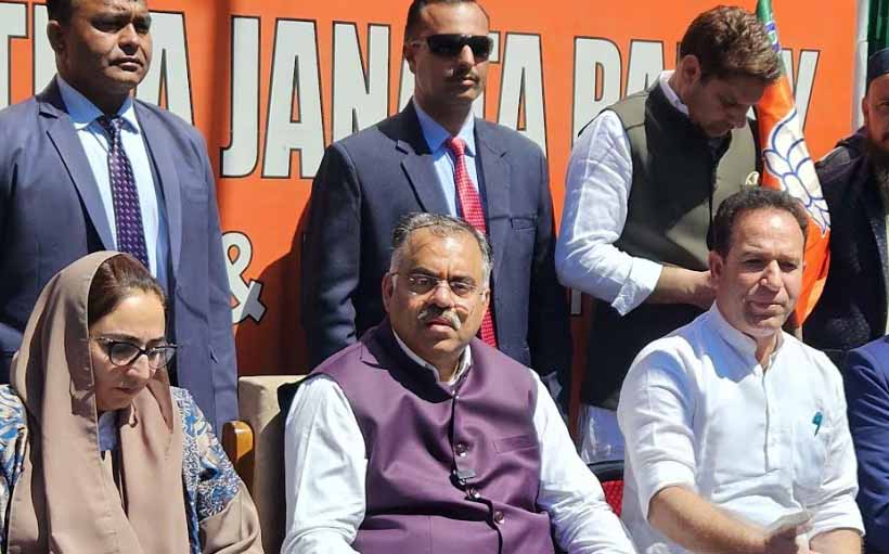 3 families of Abdullahs, Muftis, Gandhis ruined J&K: Tarun Chugh