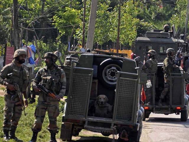 Army Colonel, Major among 5 Martyred in encounter in J&K's Handwara; 2 terrorists gunned down