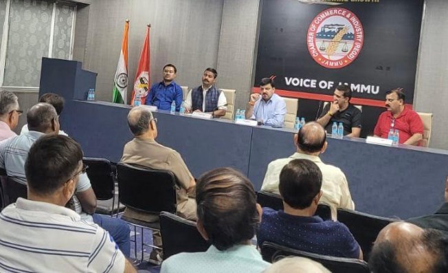 Chamber, bazaar associations hold protest against opening of Reliance store in Jammu
