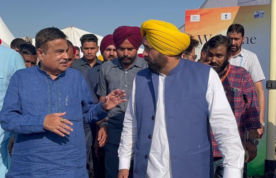 Gadkari reviews progress of Delhi-Amritsar-Katra Expressway in Punjab