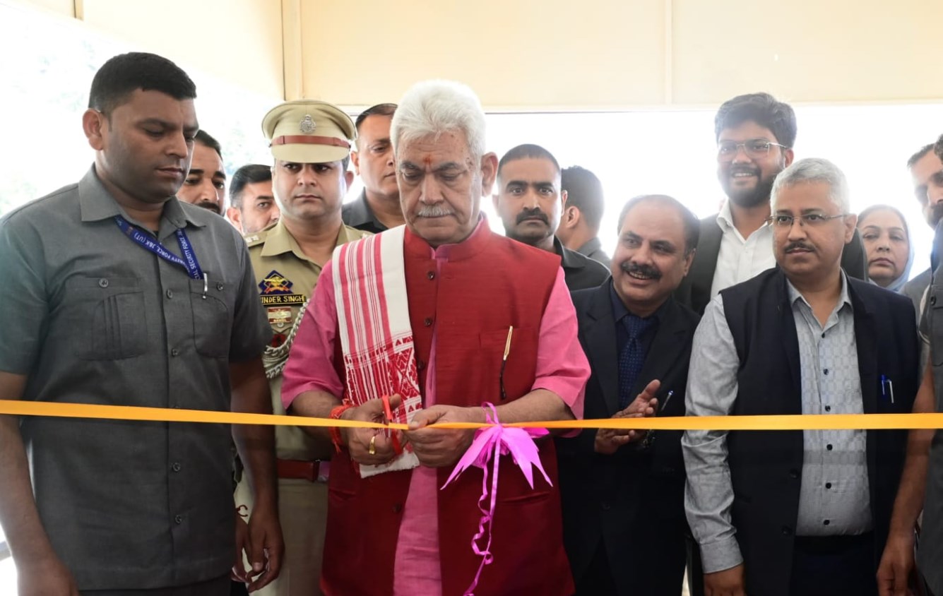 J&K: LG Manoj Sinha inaugurated 100-bed hospital at Baltal base camp