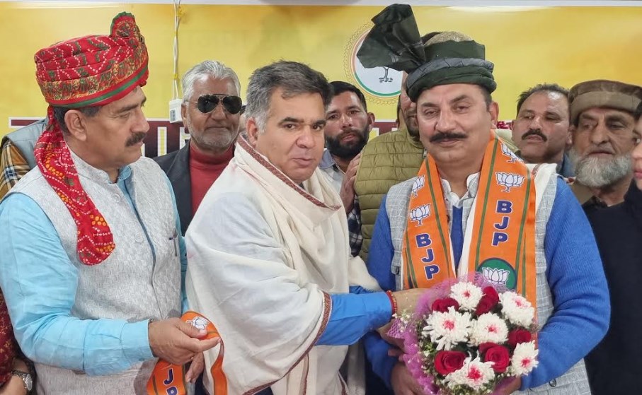 NC Leader & Former MLC Mohd Rafiq Shah along with Supporters Join BJP