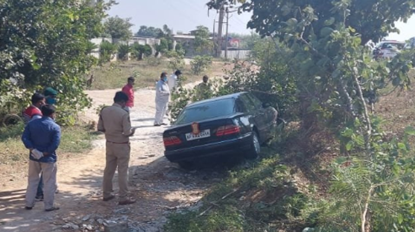 Himachal Governor Bandaru Dattatreya's car meets with accident near Hyderabad