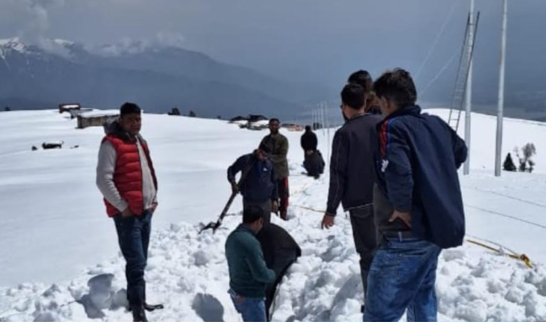 Grid-connectivity to Gurez restored fully; DC Bandipora Commends the team