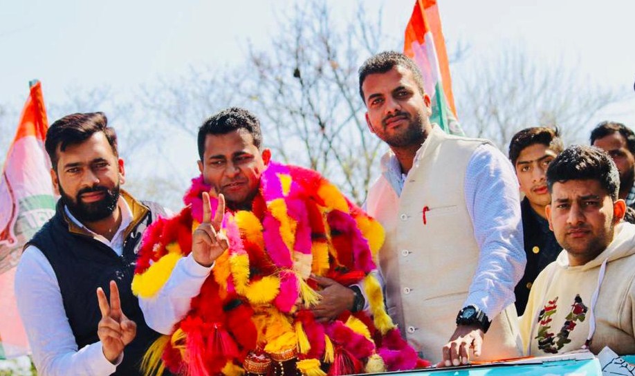Iftkhar accorded warm reception at Rajouri on his first visit to his home town after being appointed as National spokesperson IYC 