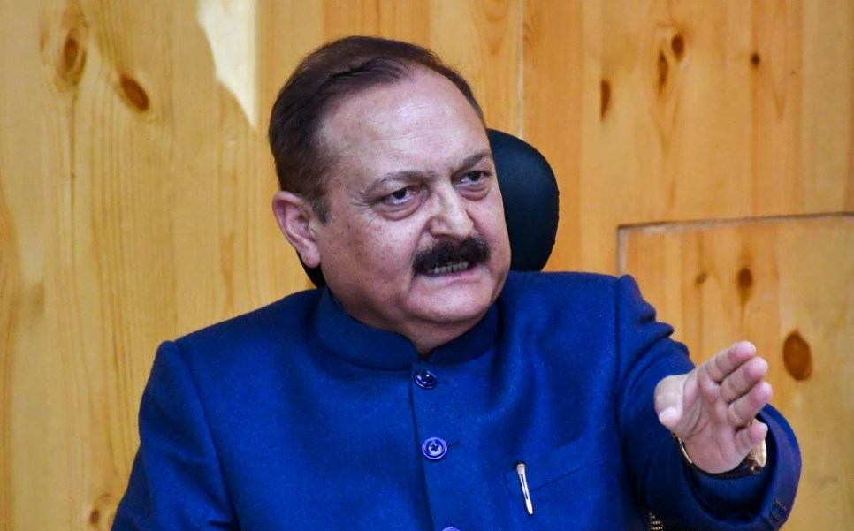 Advisor UT Ladakh Dr Pawan Kotwal Chairs Meeting to Review 4G Saturation Project