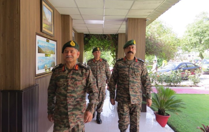 Northern Army Commander visits J-K's Rajouri sector, lauds troops