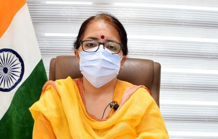DC Udhampur hails overwhelming public response for Covid -19 vaccination