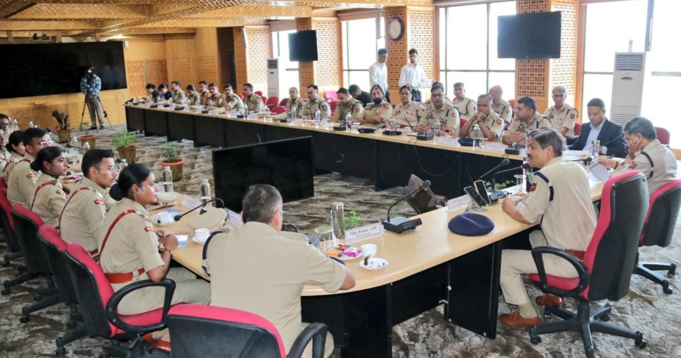 DGP J&K, other senior officers interact with probationary IPS officers at PHQ