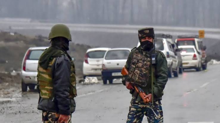 IED Attack on CRPF Convoy in Pulwama, 1 Personnel Injured 