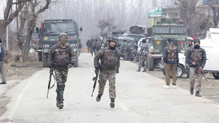 Pulwama type attack averted, 52 Kgs IED found near Highway in Pulwama  