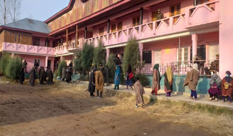 DDC Elections- 7th Phase; 28.24% votes polled till 11AM across J&K