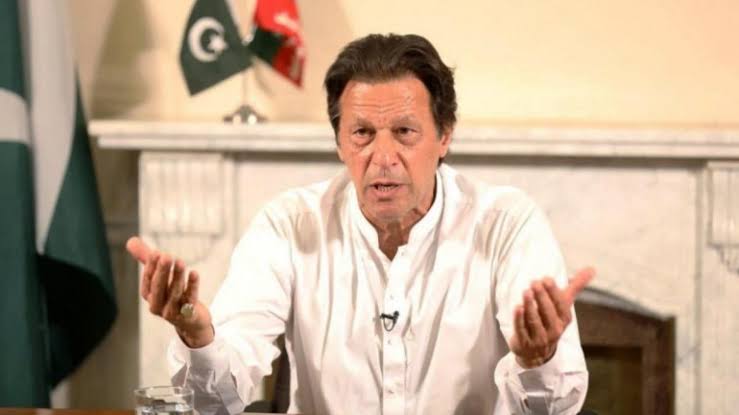 Imran Khan warns India of Nuclear war, says Pakistan can go to any extent for Kashmir 