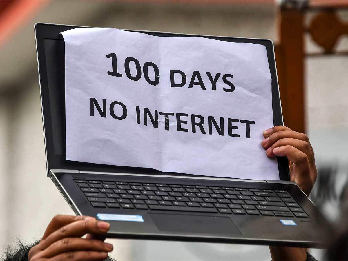 Kashmiris lose WhatsApp accounts on 120th day of inactivity, thrown out of groups due to Internet ban
