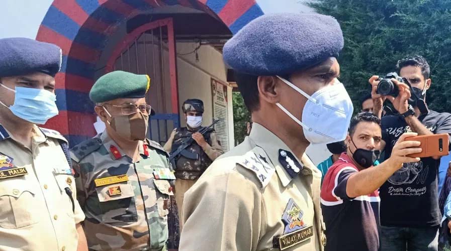 LeT behind killing of J&K BJP leader Wasim Bari, says IGP Vijay Kumar