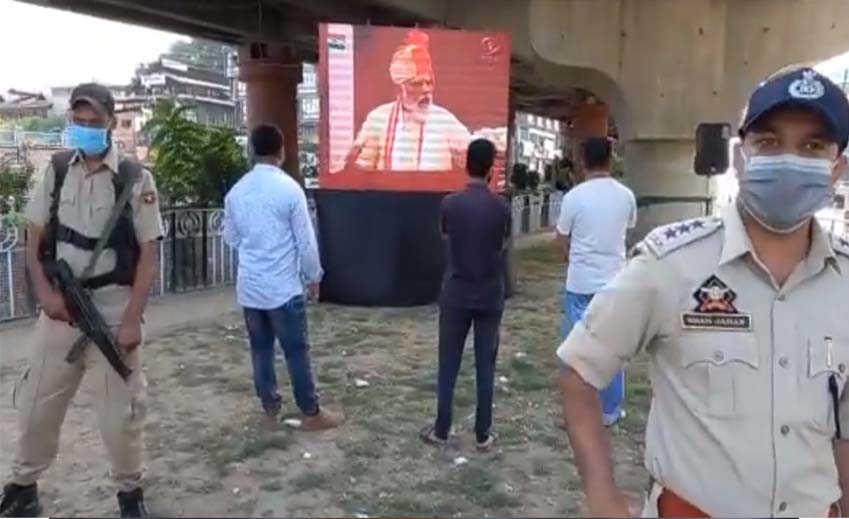 First time in 74 years, PM’s speech displayed live on big screens at Srinagar areas