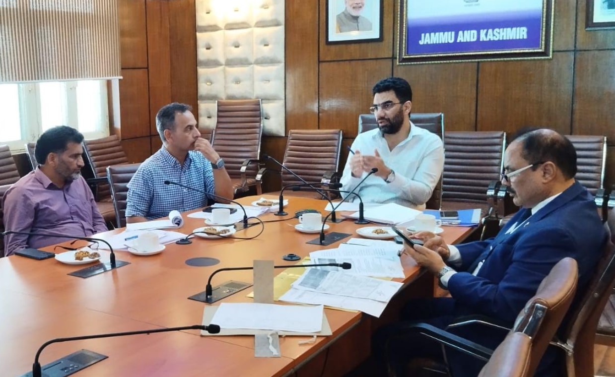 Dr Abid Rasheed reviews 108, 102 ambulance emergency Services in J&K