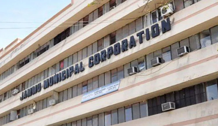 Jammu CBI traps, arrests lady supervisor of JMC in bribe case