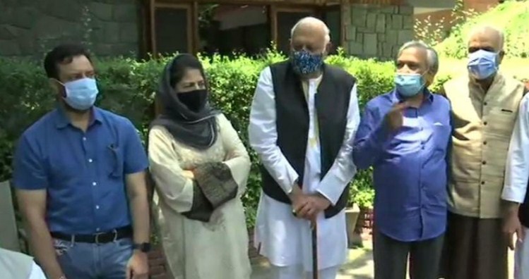 Farooq Abdullah, Mehbooba Mufti to attend PM Modi's all-party meeting