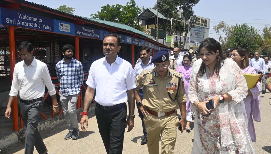 Div Com Jammu, ADGP visit Yatri Niwas Bhagwati Nagar to review preparations for Shri Amarnathji Yatra 2024