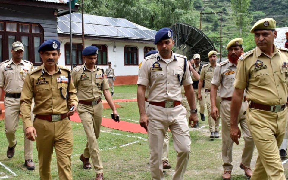 DGP J&K visits forward areas in North Kashmir’s Kupwara District