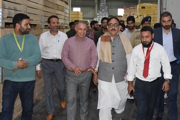 Union Minister for Heavy Industries, Public Enterprises visits Pulwama