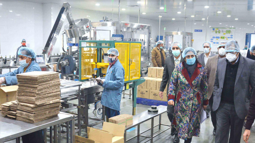 Advisor Baseer Khan visits Industrial Estate Bari Brahmana; reviews functioning of successful business units