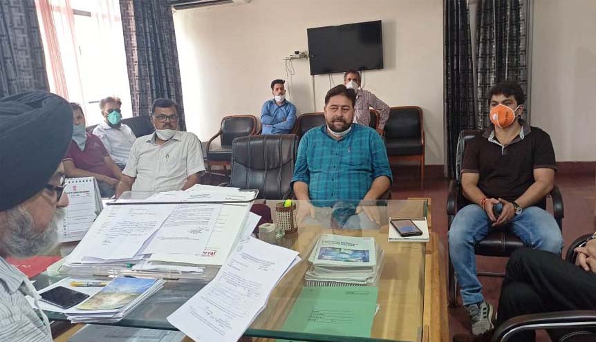 BJP leaders apprise Chief Engineer PDD of problems faced by residents of Ward 24 and 29