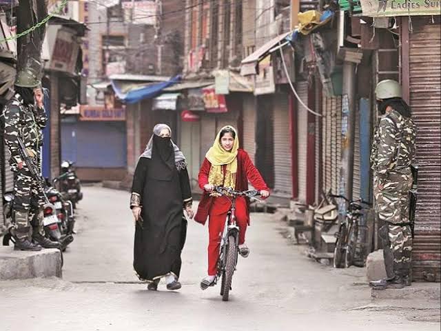 Lockdown reimposed in Kargil after 69 test positive for Covid-19 : DM Kargil 