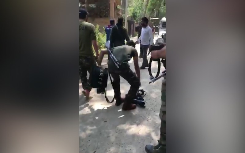 Kashmir Press club condemns attack on photo Journalists in Pulwama, demand action against guilty 