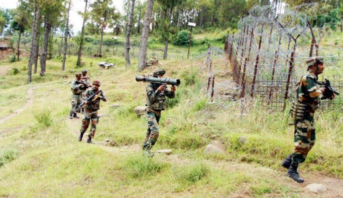 Pak violates ceasefire along IB in Kathua