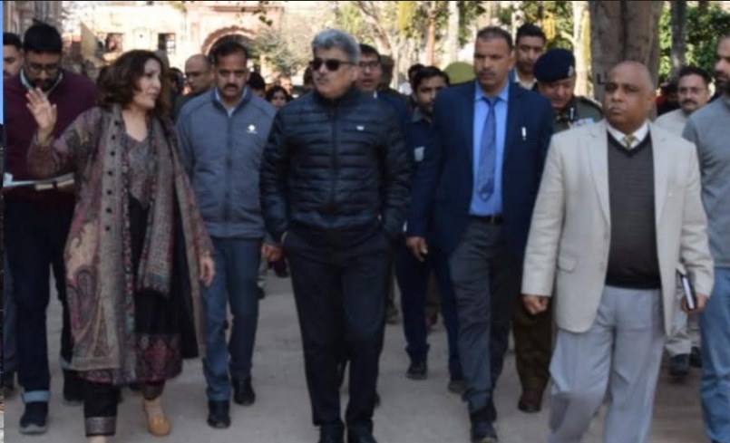 Dulloo makes his maiden visit to the Mubarak Mandi Palace