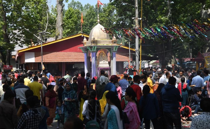 Thousands of Kashmiri Pandits leave for Kheer Bhawani Mela in Kashmir amid tight security
