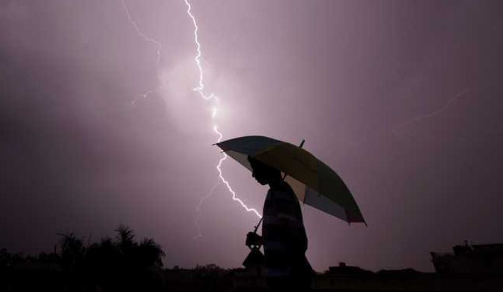 Two killed in lightning strike in JK